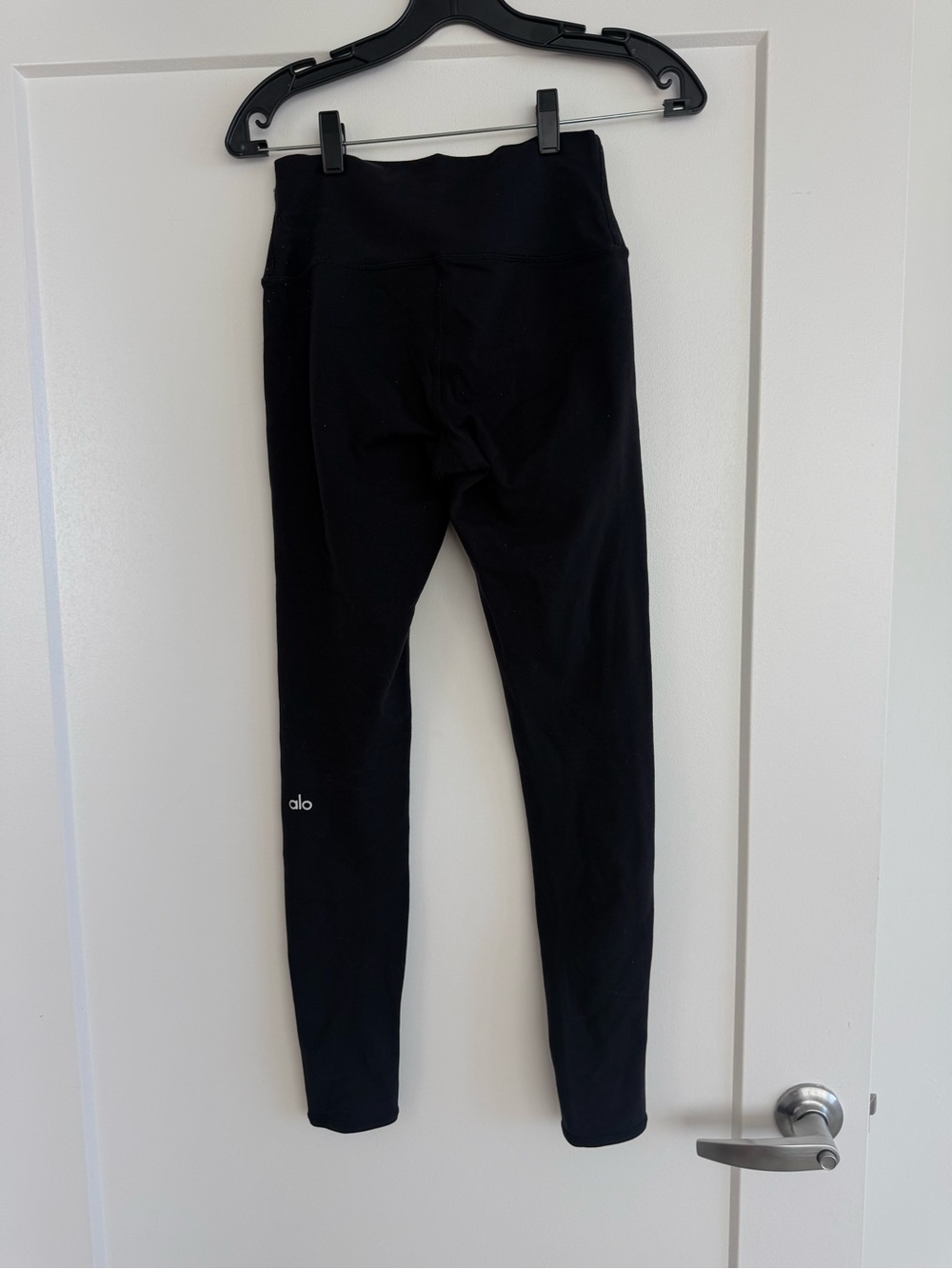 ALO Yoga High-Waist Black Leggings - Picture 7 of 7